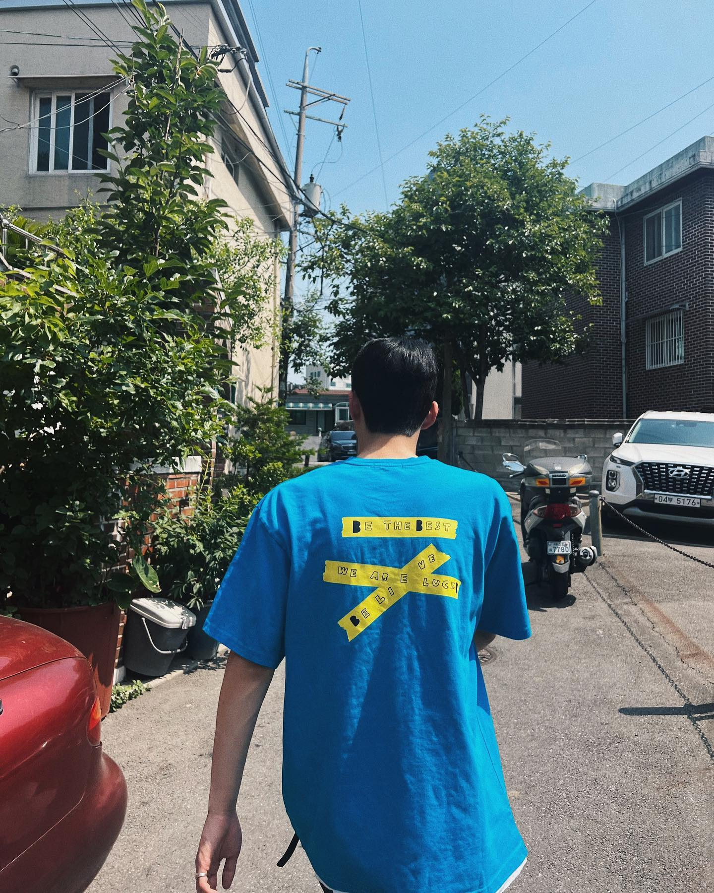 @jnsk_76 BBYB Unisex Yellow Tape Over-fit T-shirt (Blue)